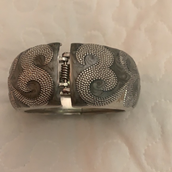 Bracelet - Picture 3 of 3